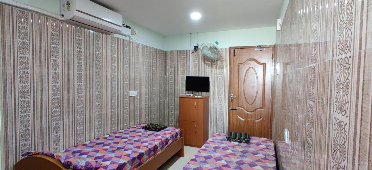 S.s.k Residency Guest house *